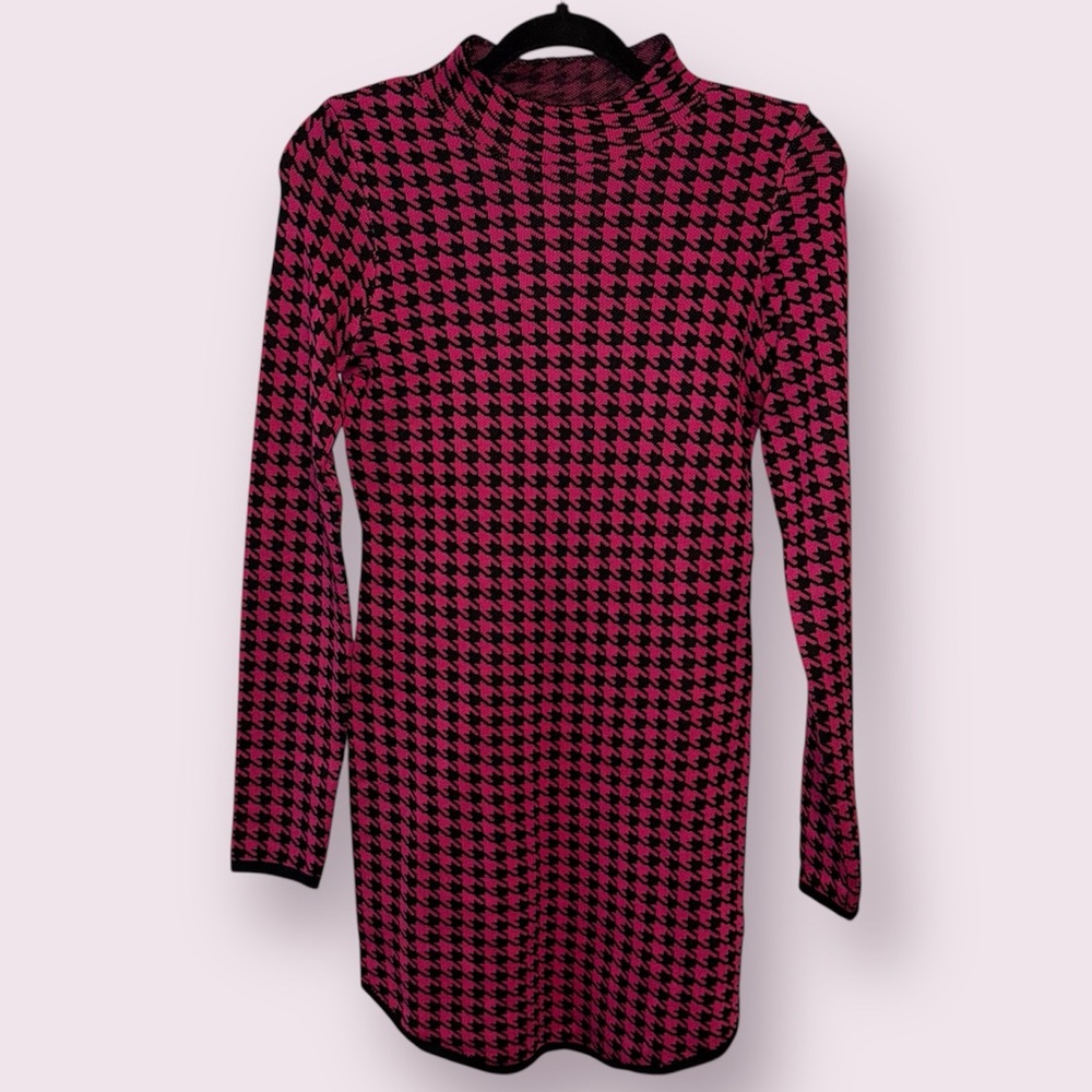 ⬇️FCT With Love Pink & Black Knit Houndstooth Long Sleeve Dress